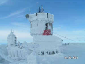 Mount Washington Observatory, source Michael Davidson via Commons Wikimedia